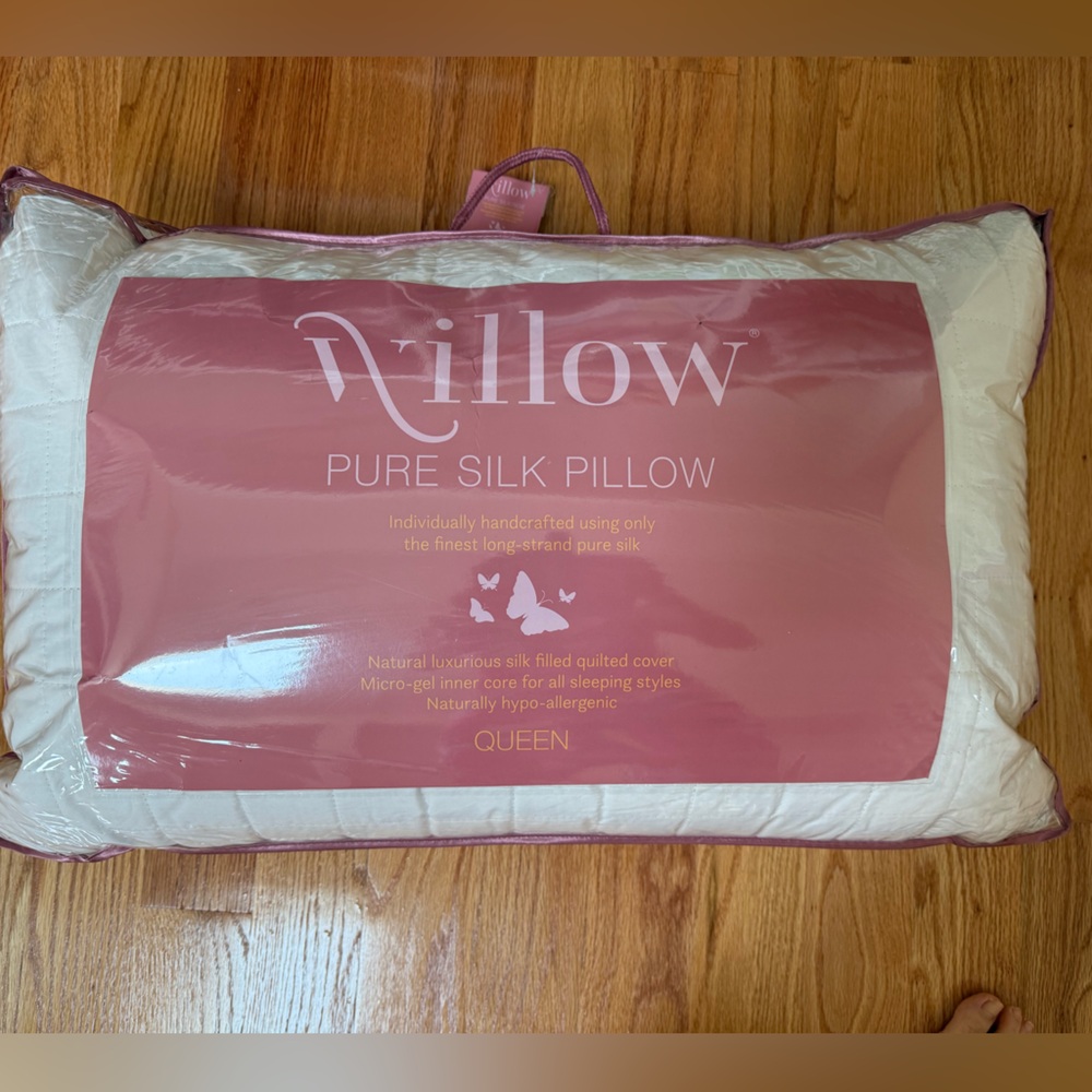 Willow 100% Silk-Filled Queen Pillow – Pure Luxury, Made in Canada